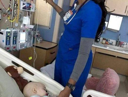 Nurse wants to be ‘sneaky’ when mom snaps photo letting everyone know she saw her