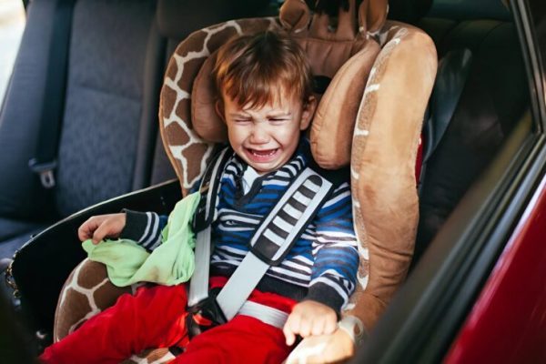 A young man saved a child locked inside a car by breaking the window — but instead of gratitude, the…