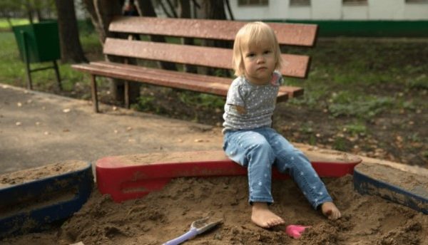 “Girl with Physical Disabilities”: The Foster Family Gave Real Warmth And Love To a Girl Born With Physical Disabilities!