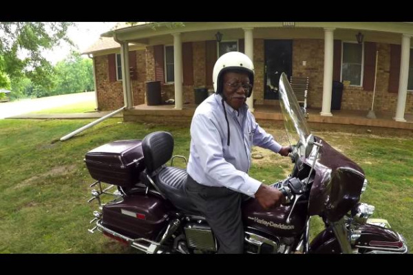 82-Year-Old Father and His Harley: A Journey of Passion and Resilience**