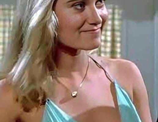 Marcia Brady CameI T0E Might Be The Best ln HoIIywood, Hold Y0UR Breath…